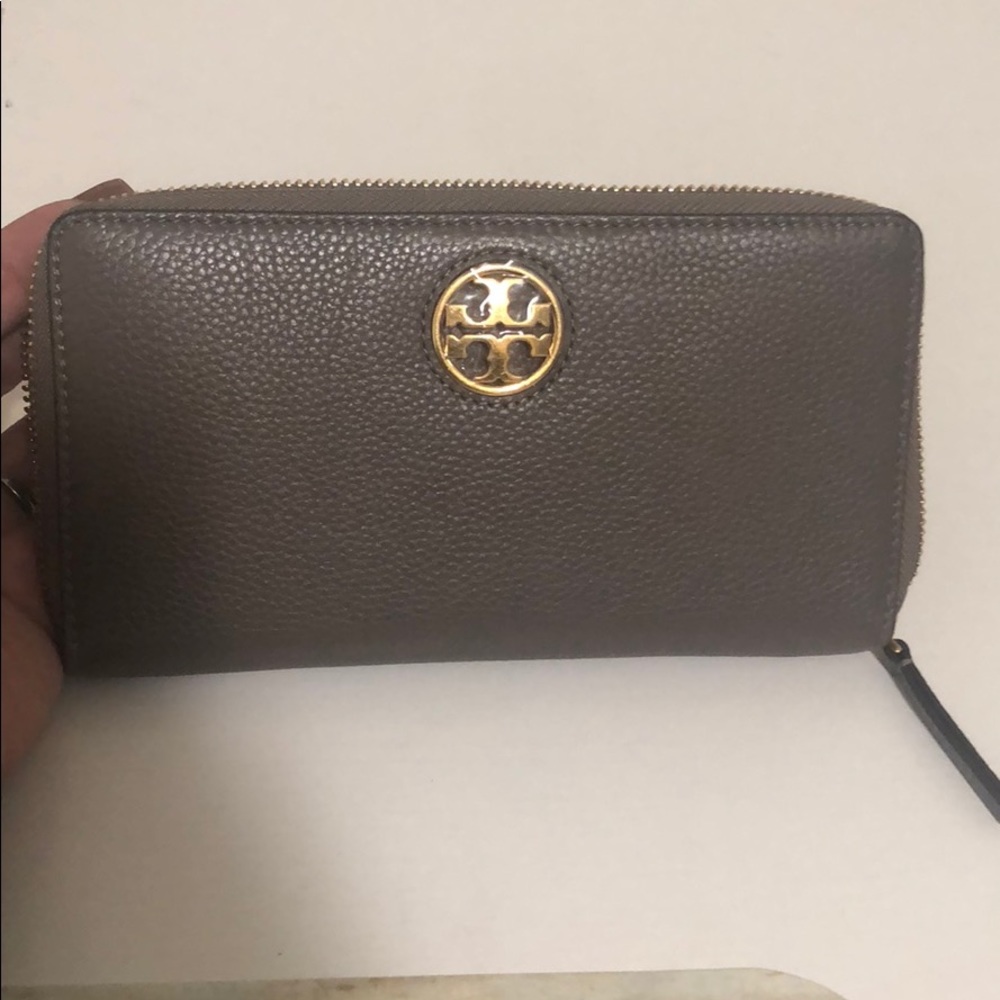 Tory Burch wallet